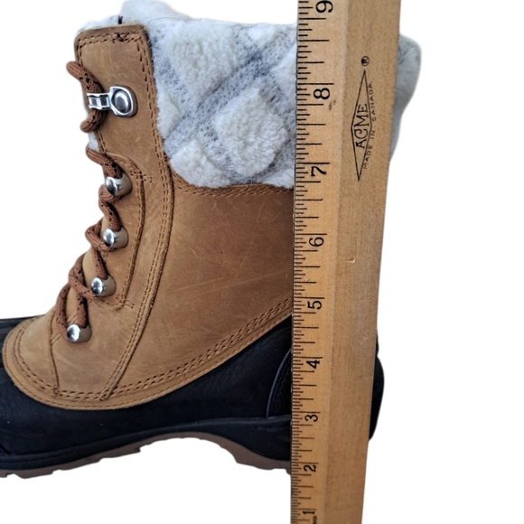 Sorel Tan and Black Winter Boots - Picture 11 of 11